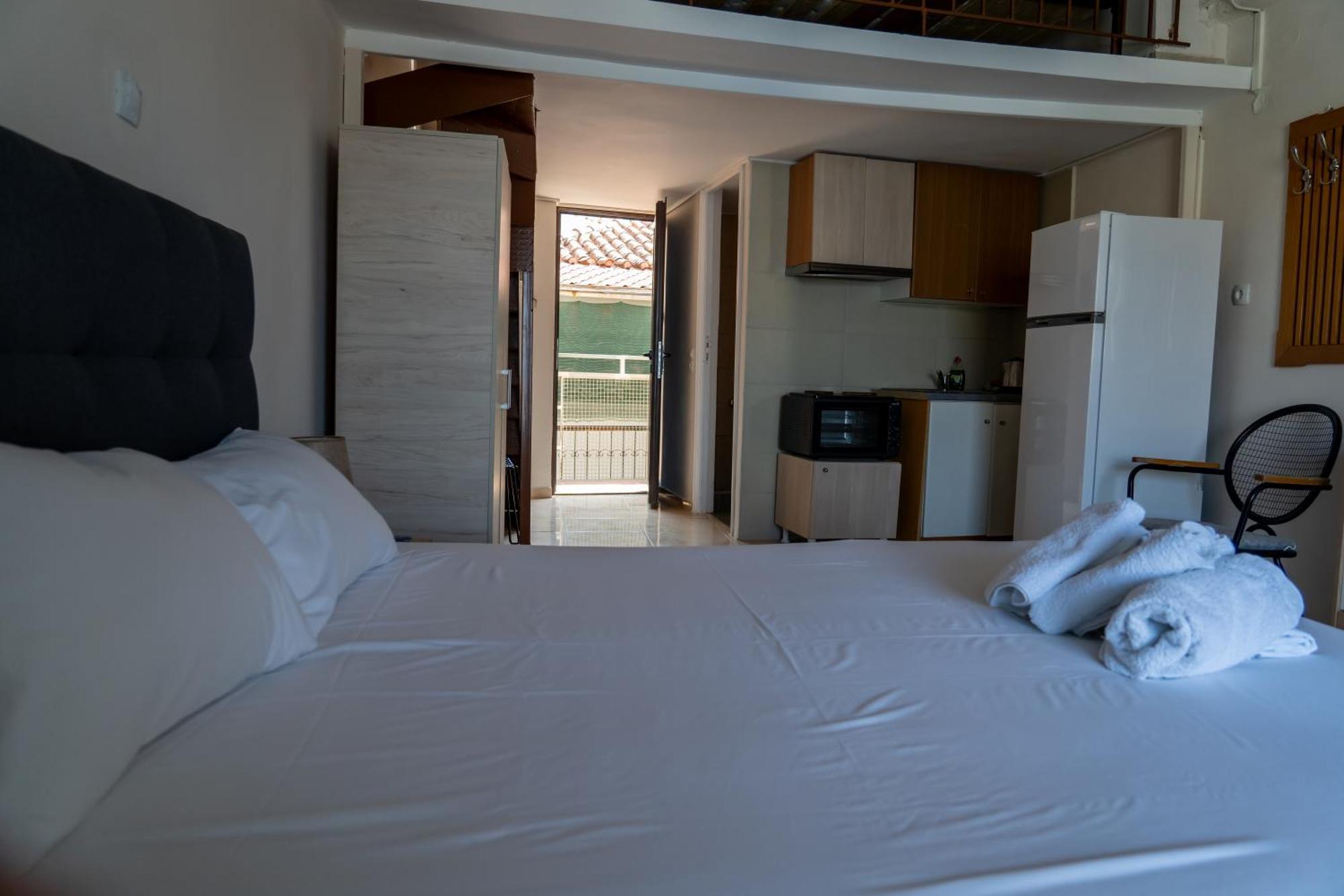 Prego Living Apartments Vathi  Esterno foto